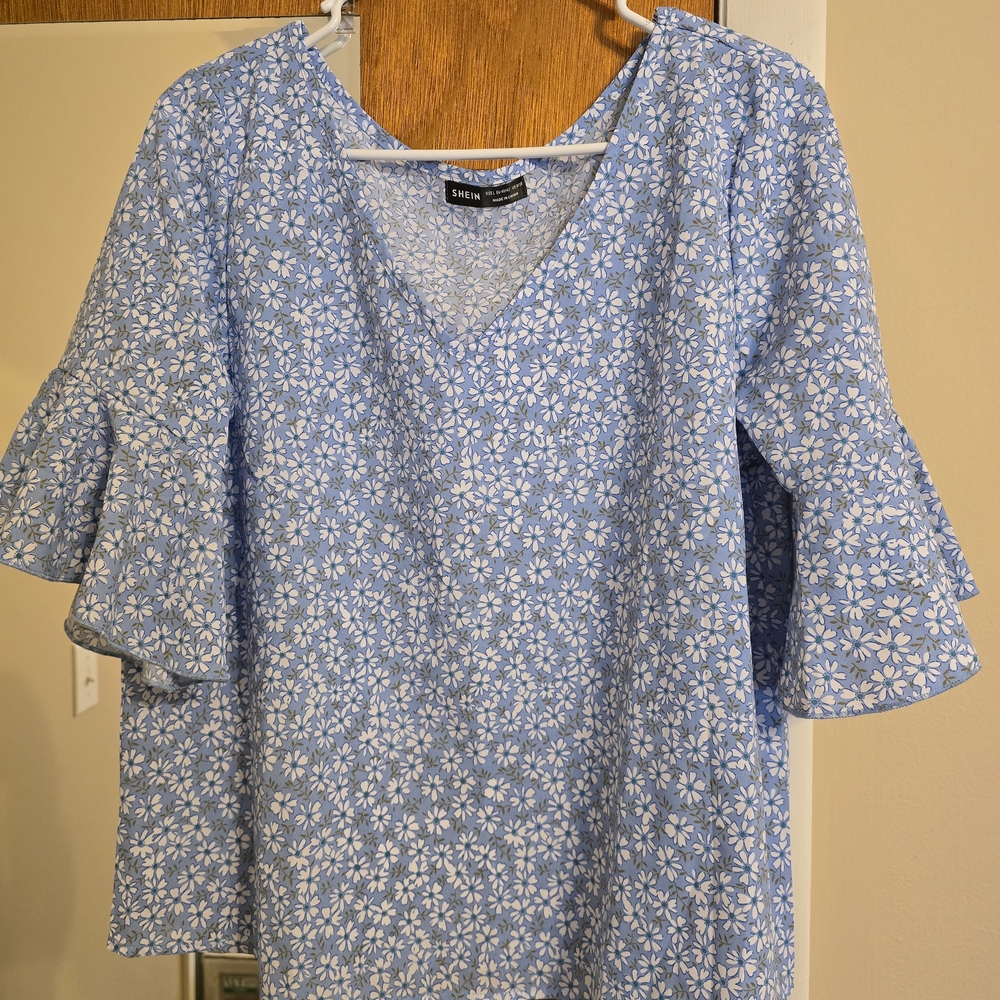 SHEIN Light Blue Floral Blouse